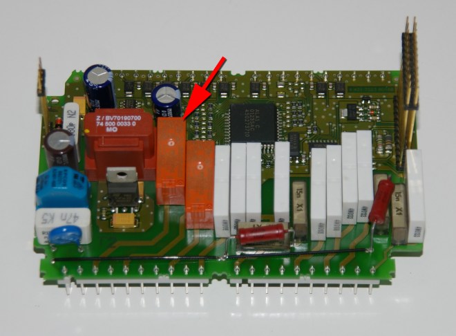 Placa de relés con el relé defectuoso