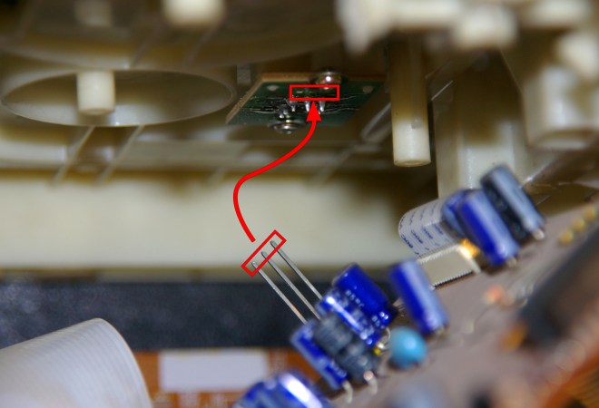 Conector de tres pines