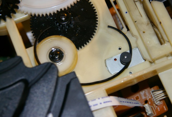 Correa de accionameinto de la bandeja partida