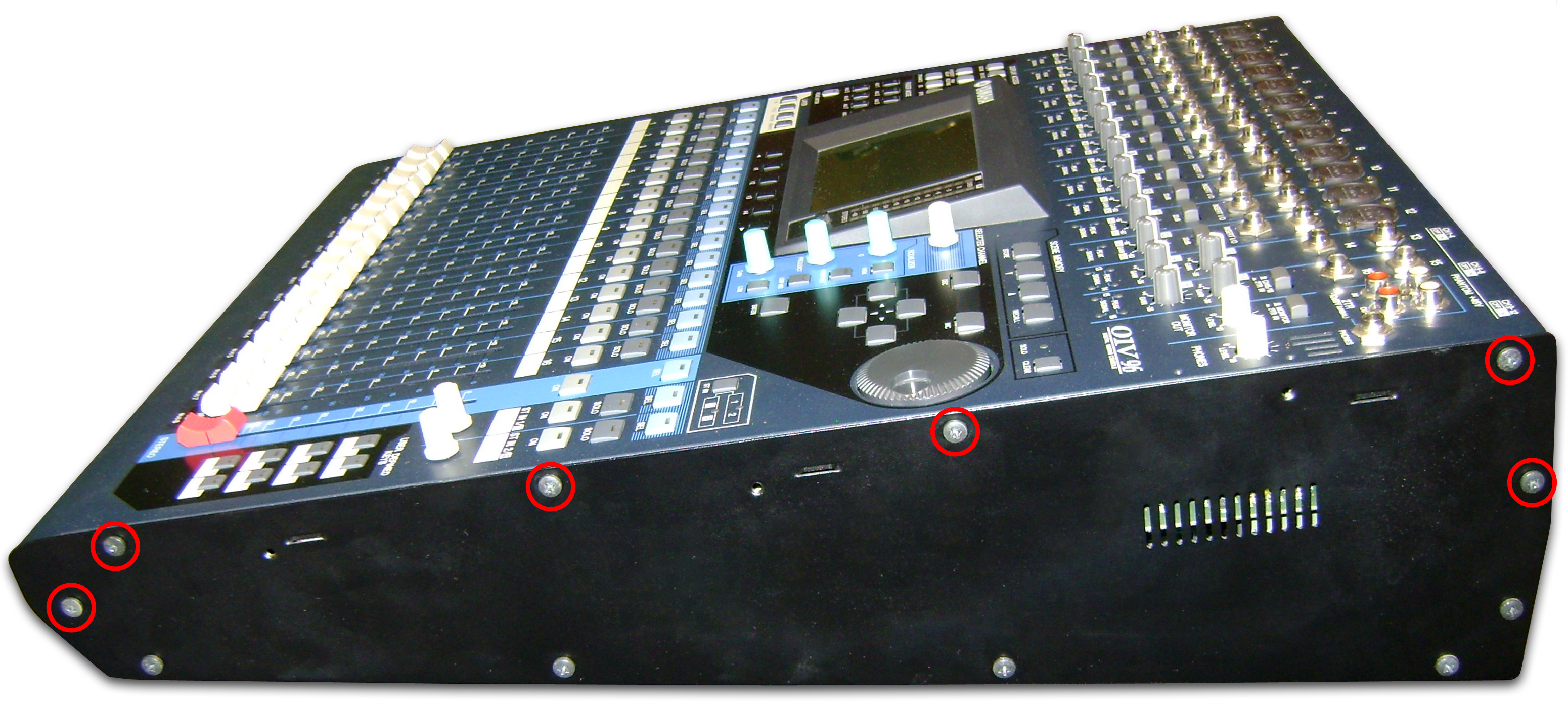 Yamaha_01_O1V96_AbrirLateral