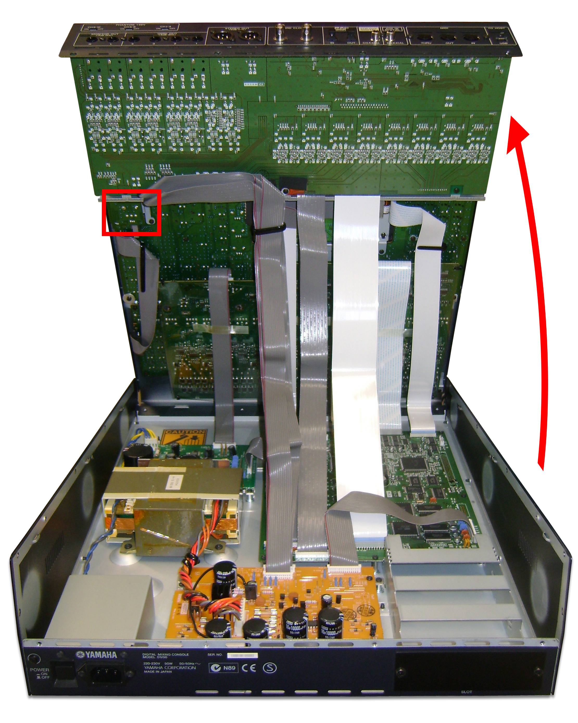 Yamaha_04_O1V96_Apertura