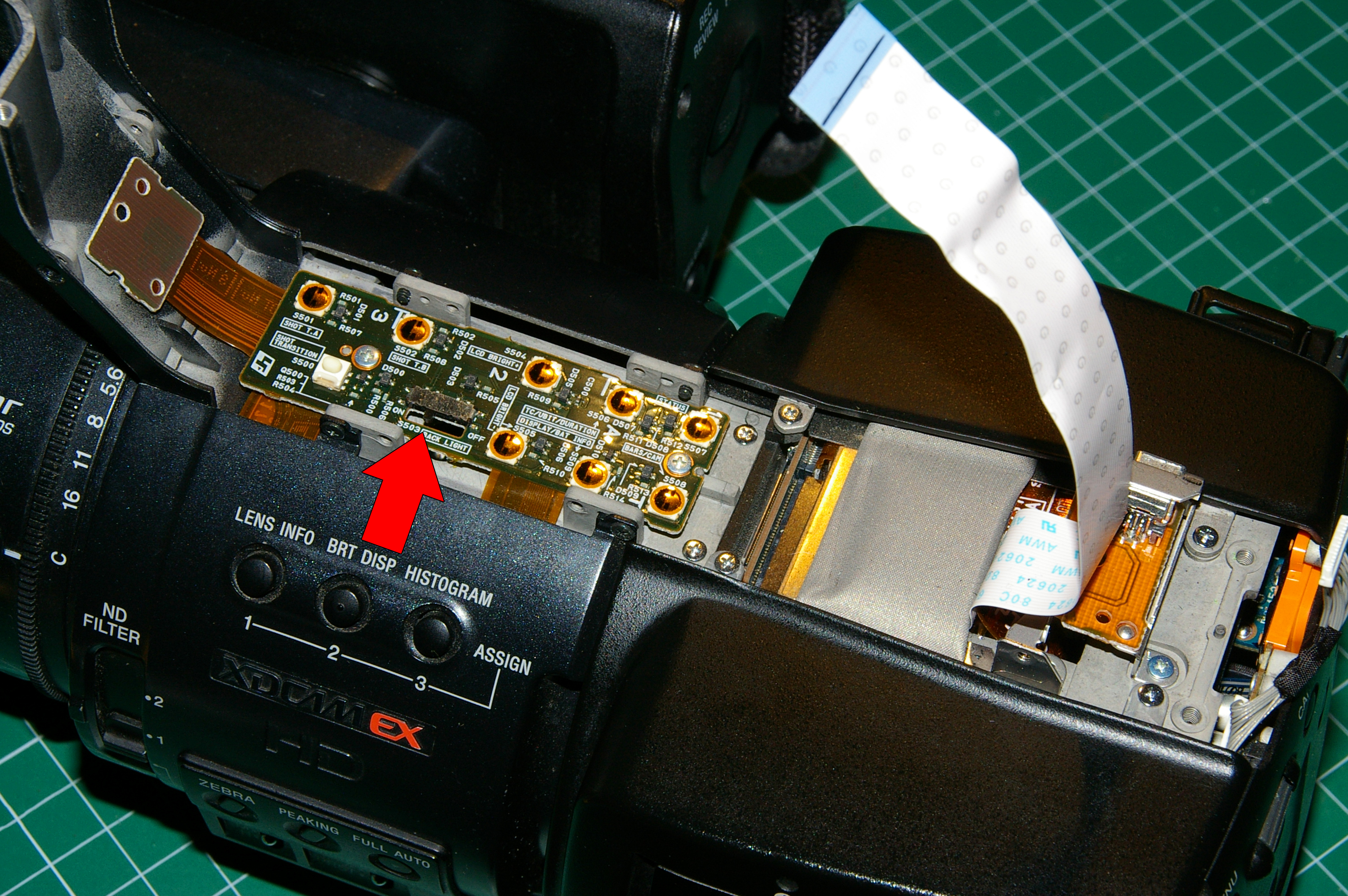 EX1R_07_Desmontaje 6 Botonera superior