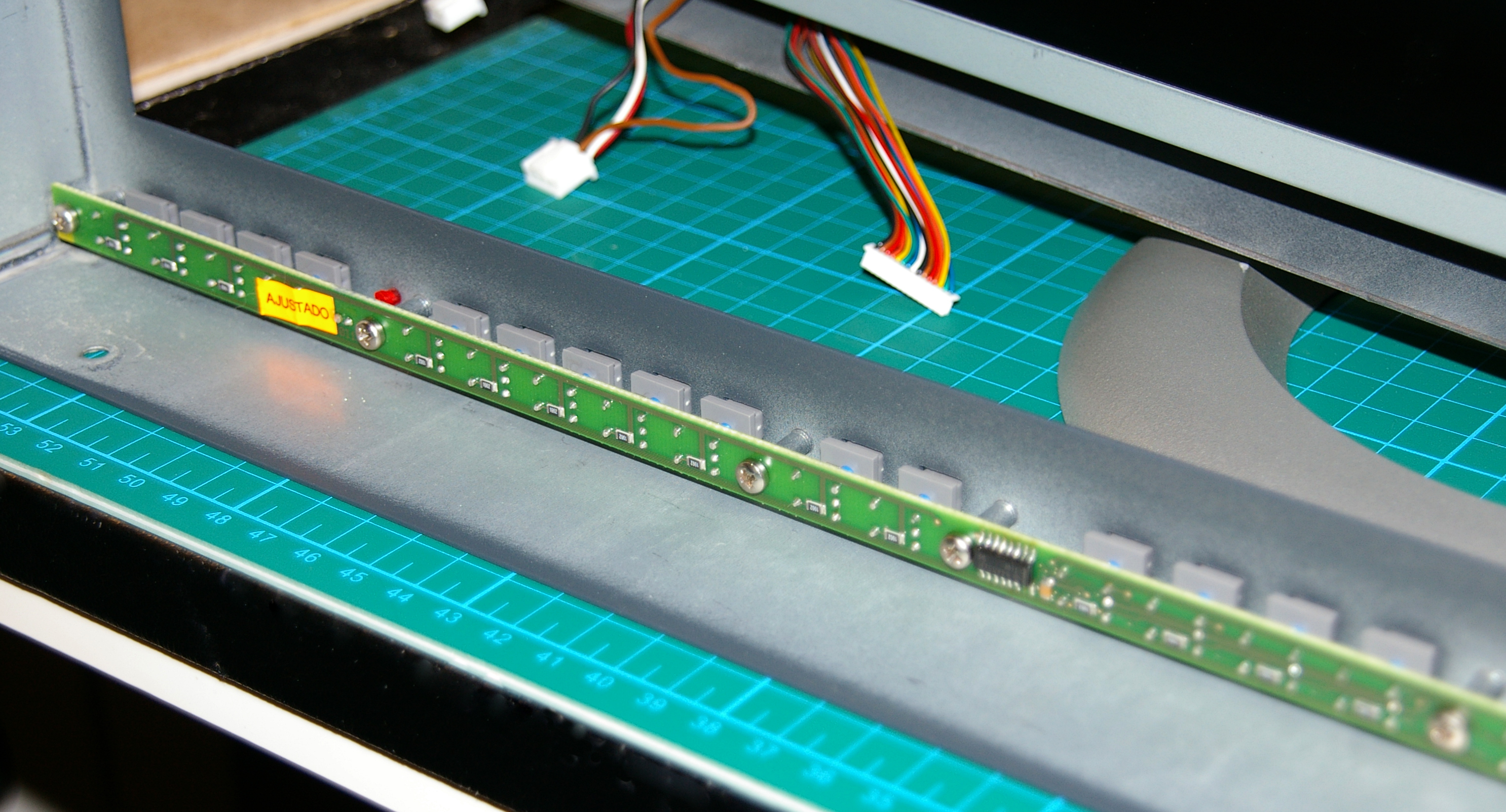 Kroma_08_7Tornillos botonera