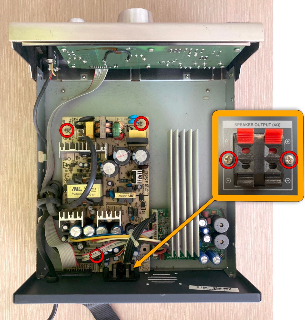 Desmontaje de la placa principal del módulo amplificador