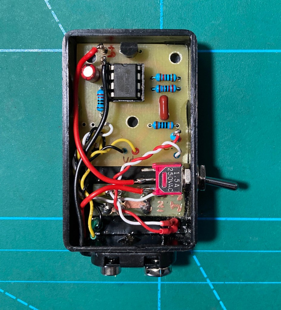 Cableado interior del comprobador de optoacopladores