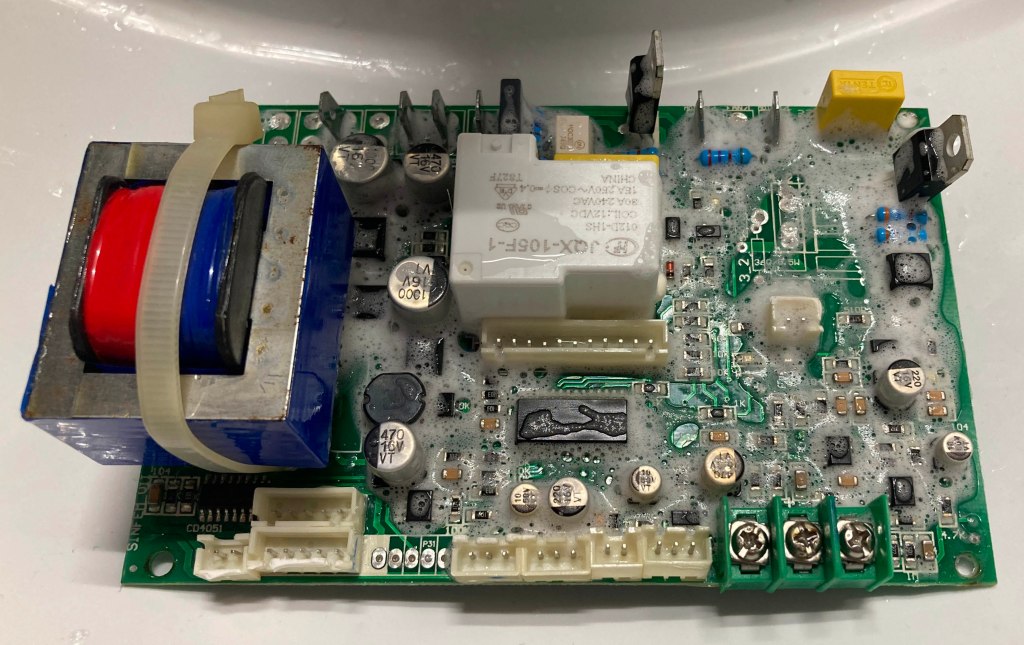 Limpieza en profundidad de la placa de control