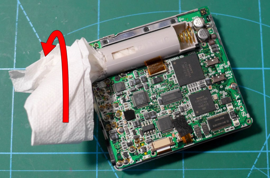 Limpieza del receptáculo de la pila