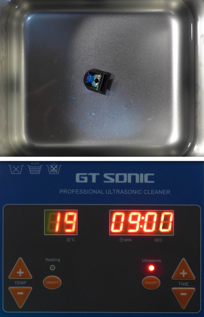 Limpieza por ultrasonidos de la tapa de la pila